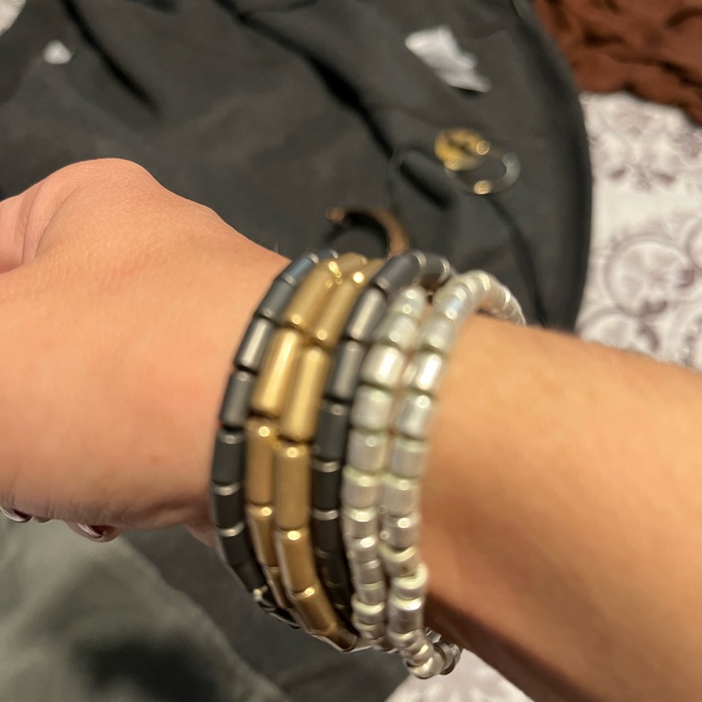 Mixed metals stretchy bracelets